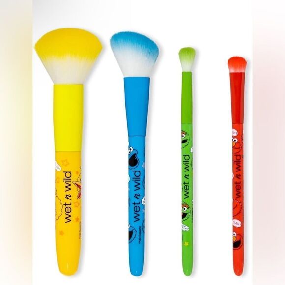 Playful Beauty: NWT Wet n Wild x Sesame Street 4-Piece Makeup Brush Set - Picture 2 of 3